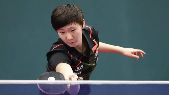 队友羡慕你留洋吗？王博豪：羡慕，我出去有房住