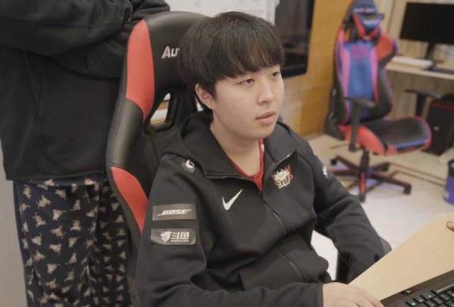 孙颖莎战胜米特兰姆，王楚钦不敌弗朗西斯卡，被对方反手限制