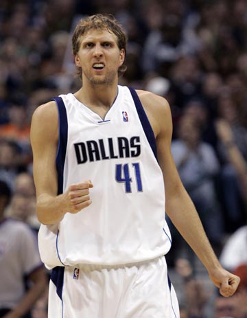 库普梅纳斯：我踢后卫感觉很好；斯帕莱蒂带来了积极的氛围